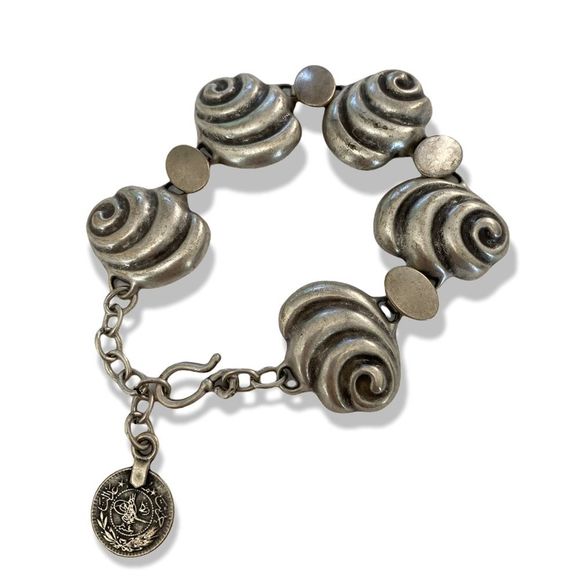 Silver shell bracelet Womens silver Scroll ornate bracelet 7.5-8.5" adjustable - Picture 2 of 4